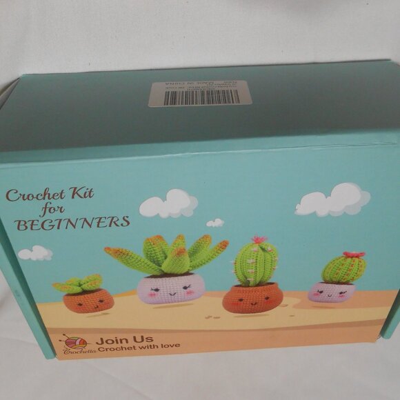 CROCHETTA WITH LOVE CROCHET KIT FOR BEGINNERS AGES 4+ CRAFTING BOYS & GIRLS NEW - Picture 7 of 9